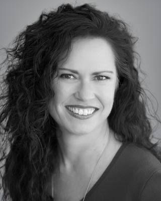 Headshot of Laura Woodbury.